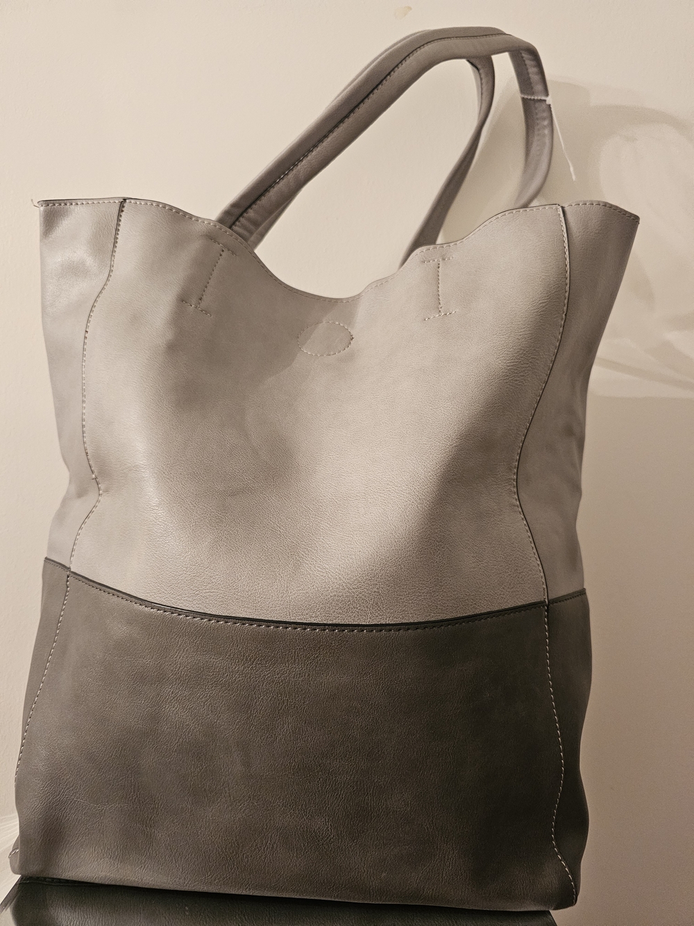 Two-Tone Gray Women's Tote Bag - Sleek Everyday Shoulder Tote
